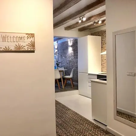 Revamped Historic 3 In Center Barcelona