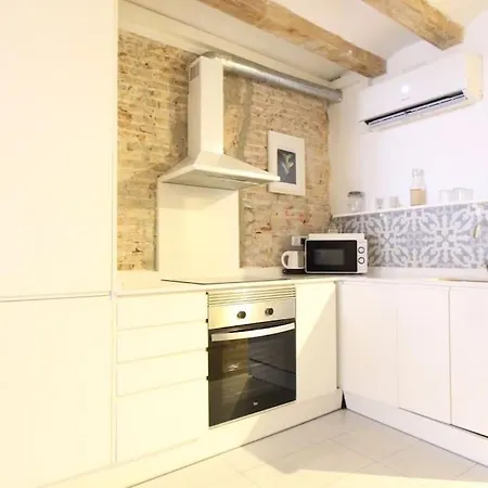 Revamped Historic 3 In Center Apartamento