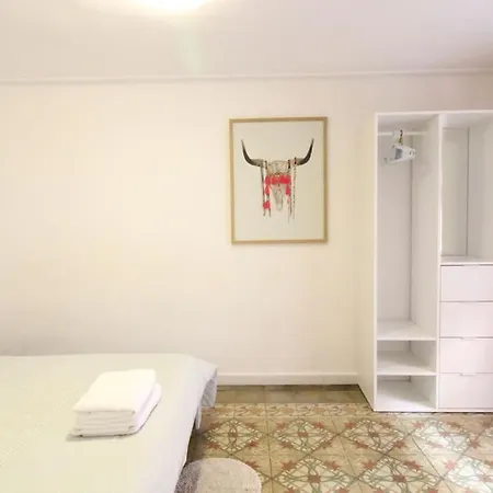 Revamped Historic 3 In Center Barcelona